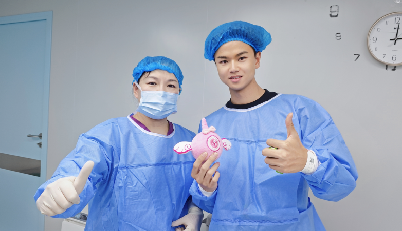 清晰视界护航逐梦之路！青年学子在南昌爱尔顺利摘镜