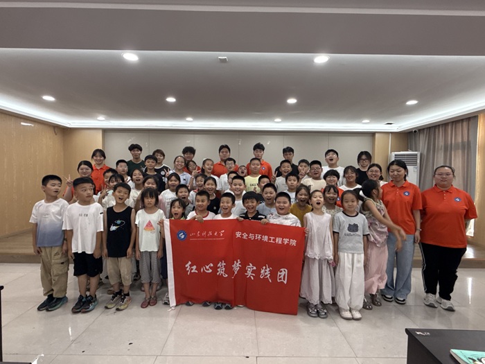 山东科技大学“红心筑梦”实践团在银川闽宁镇开展红色教育宣讲.jpg