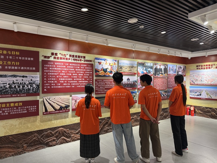 山东科技大学“红心筑梦”实践团在将台堡会师纪念馆开展调研.jpg