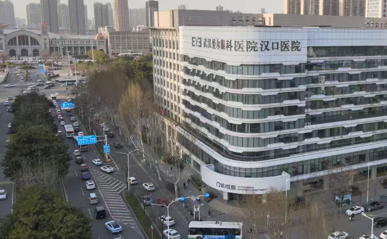 武汉全飞秒手术答疑:优缺点、学生摘镜适配度、军警院校报考说明(图1)